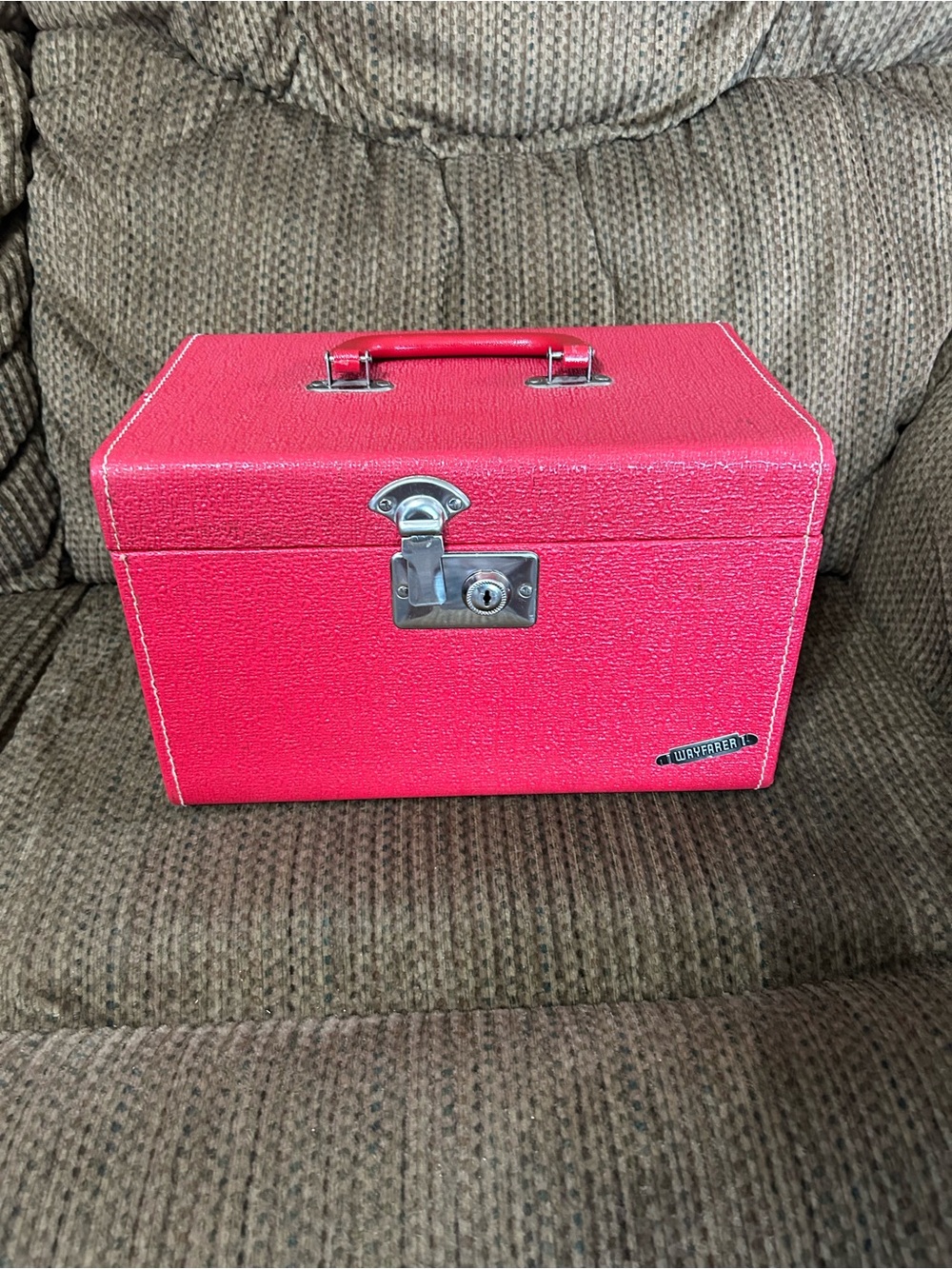 vintage wayfarer 1950s red travel case
